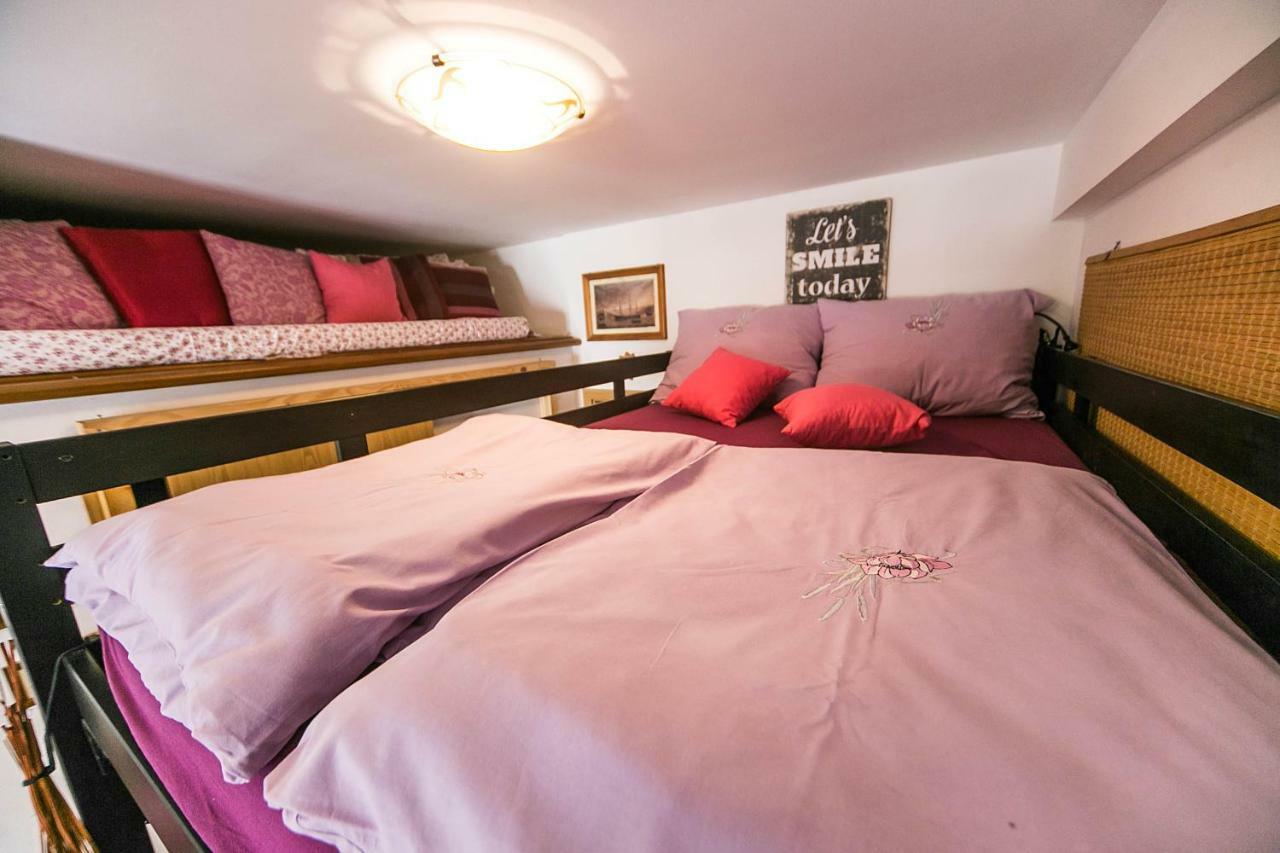Apartments Baredi Изола Екстериор снимка